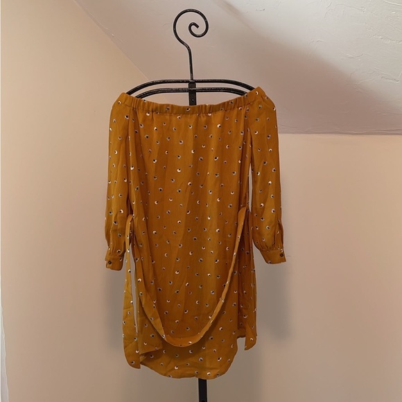 Off the Shoulder Dress - Picture 2 of 2